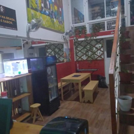 Pull Up Hostel Praia Luaran gambar