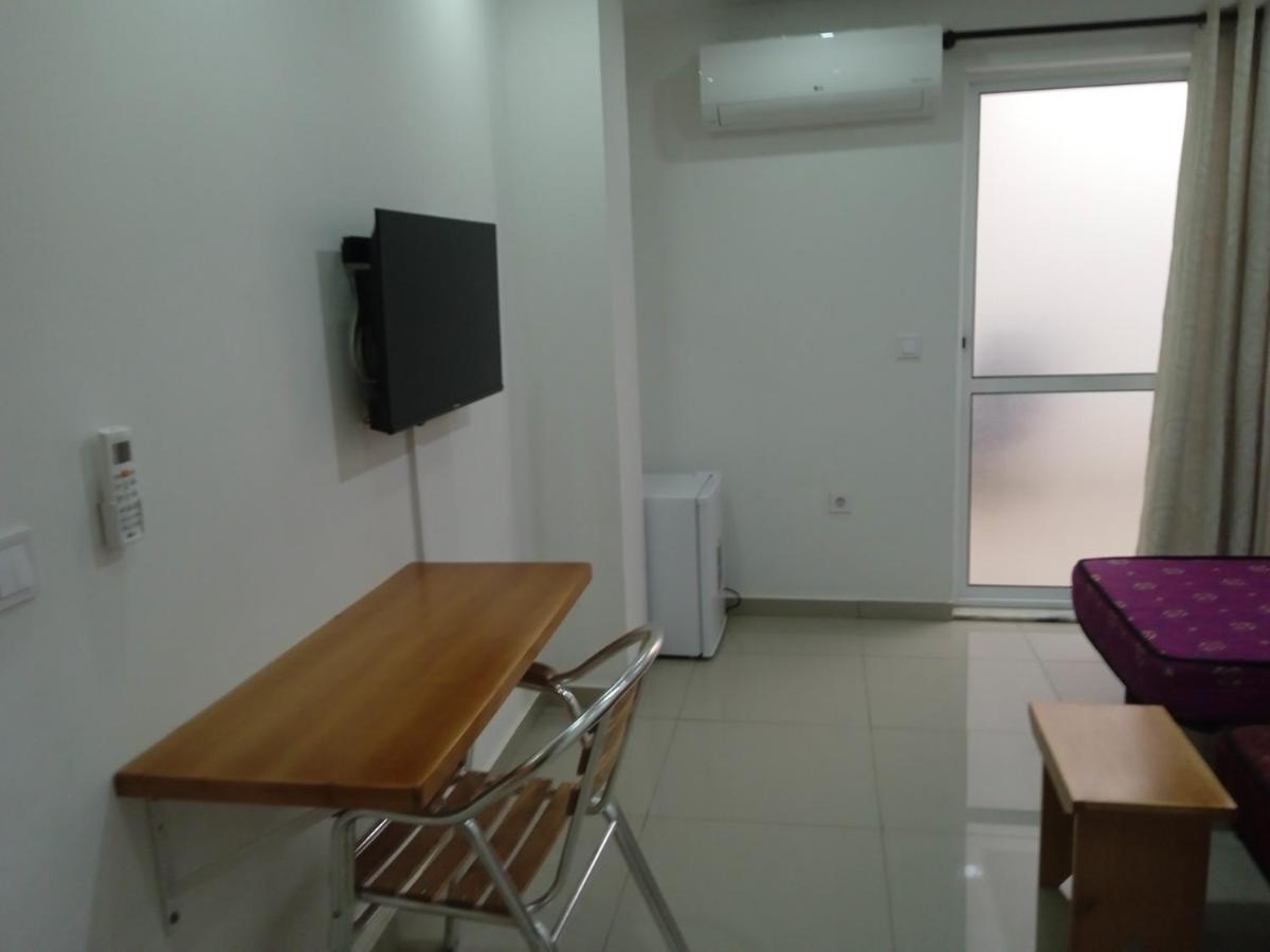 Pull Up Hostel Praia Luaran gambar