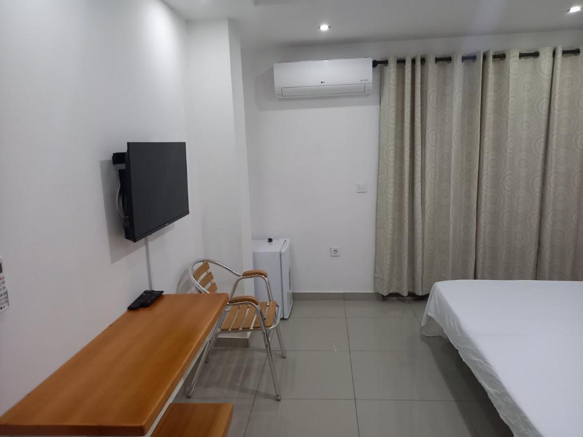 Pull Up Hostel Praia Luaran gambar