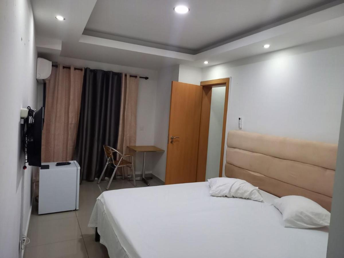 Pull Up Hostel Praia Luaran gambar