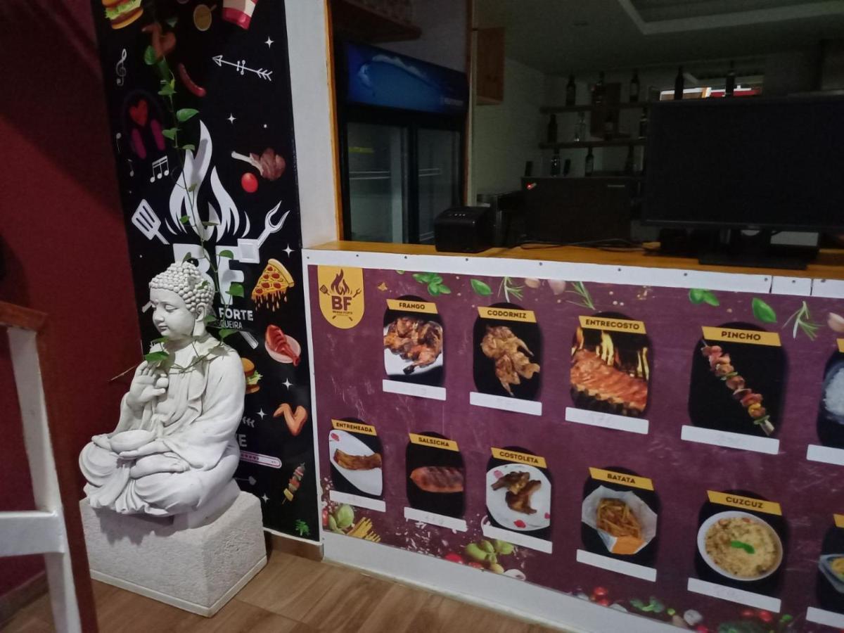 Pull Up Hostel Praia Luaran gambar